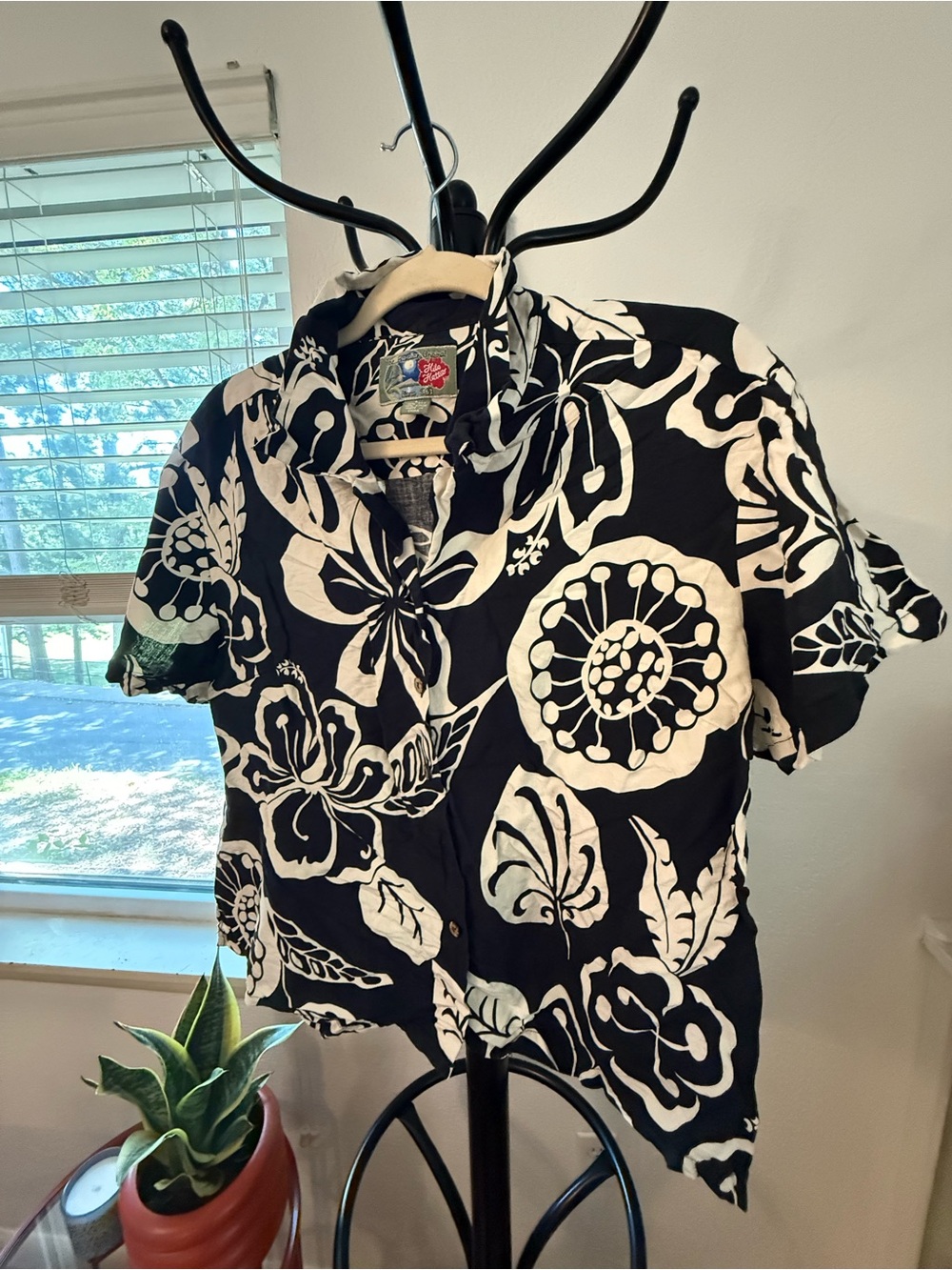 Hilo Hattie Silk & Linen Hawaiian Shirt L Black Ivory Hibiscus Aloha